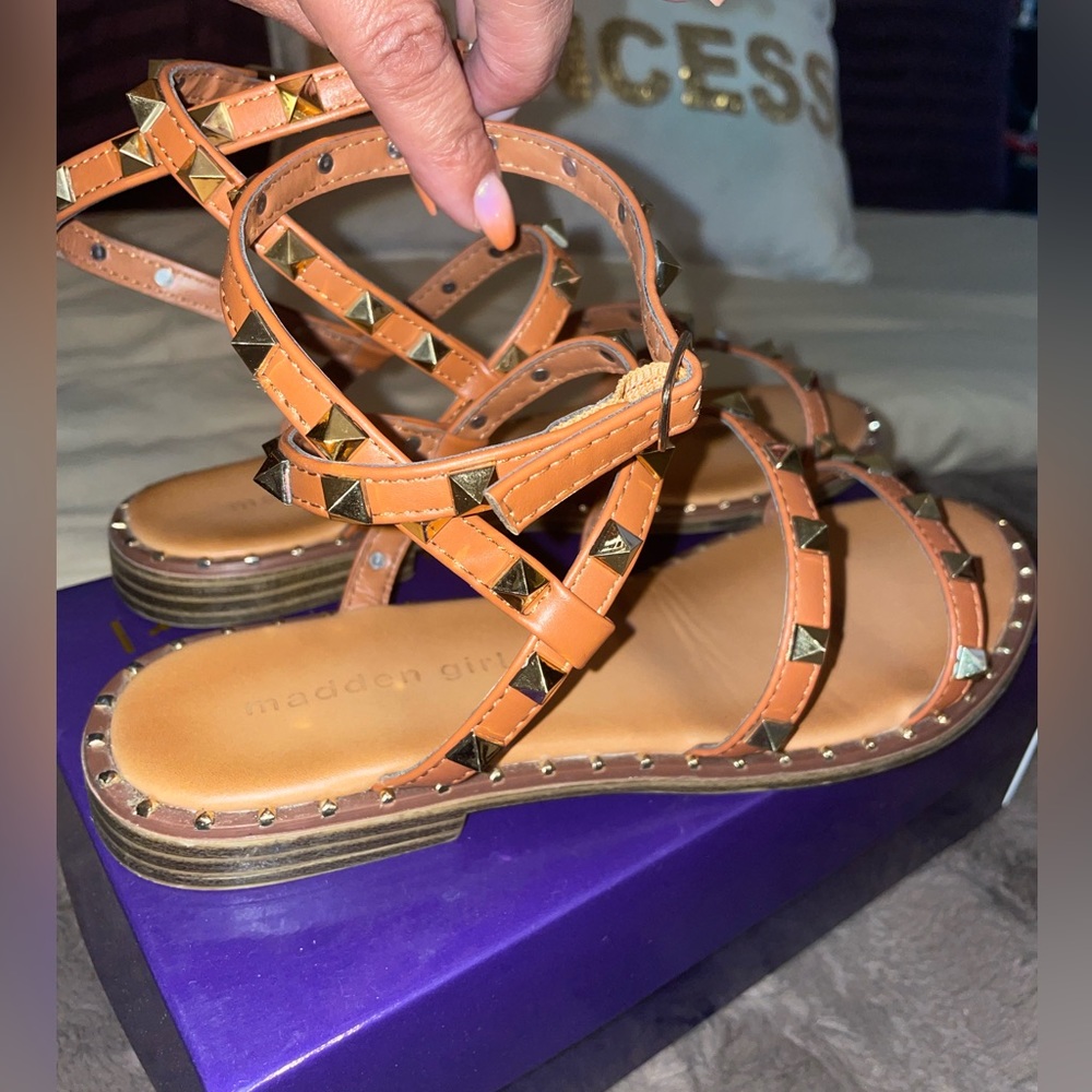 Madden Girl FairwayStudded Sandal